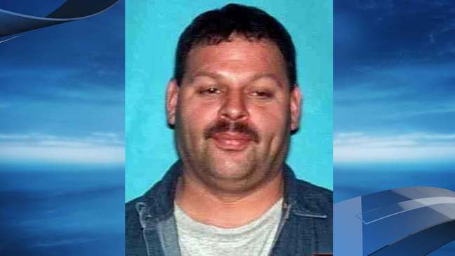 US Marshals searching for fugitive convicted of indecency with a child