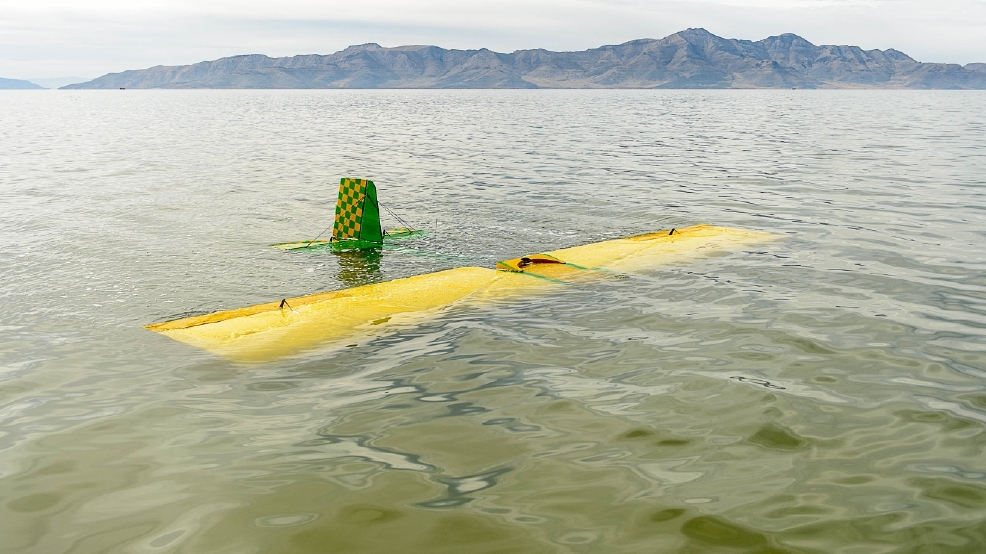 small-plane-crashes-into-the-great-salt-lake-kutv