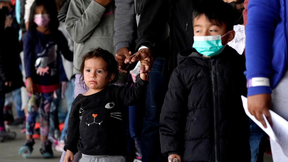Migrant Children AP21076775023220.jpg
