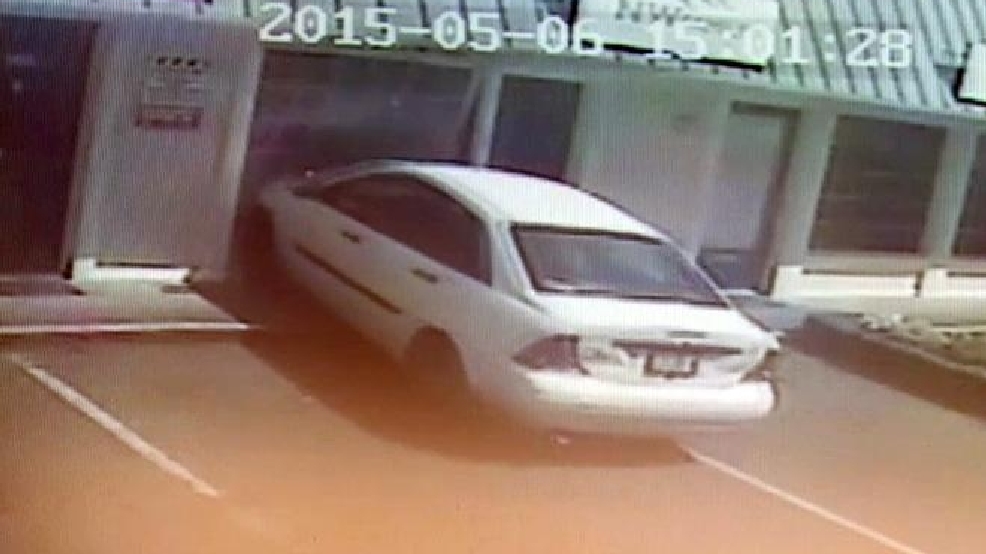 Se Car Agency >> Watch 2 Hurt By Car Crashing Into Se Portland Insurance Se Car Agency >> Watch 2 Hurt By Car Crashing Into Se Portland Insurance