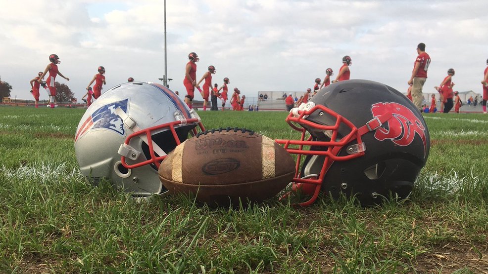 Thursday Night Lights DoslTRsU8AYPr9R.jpg