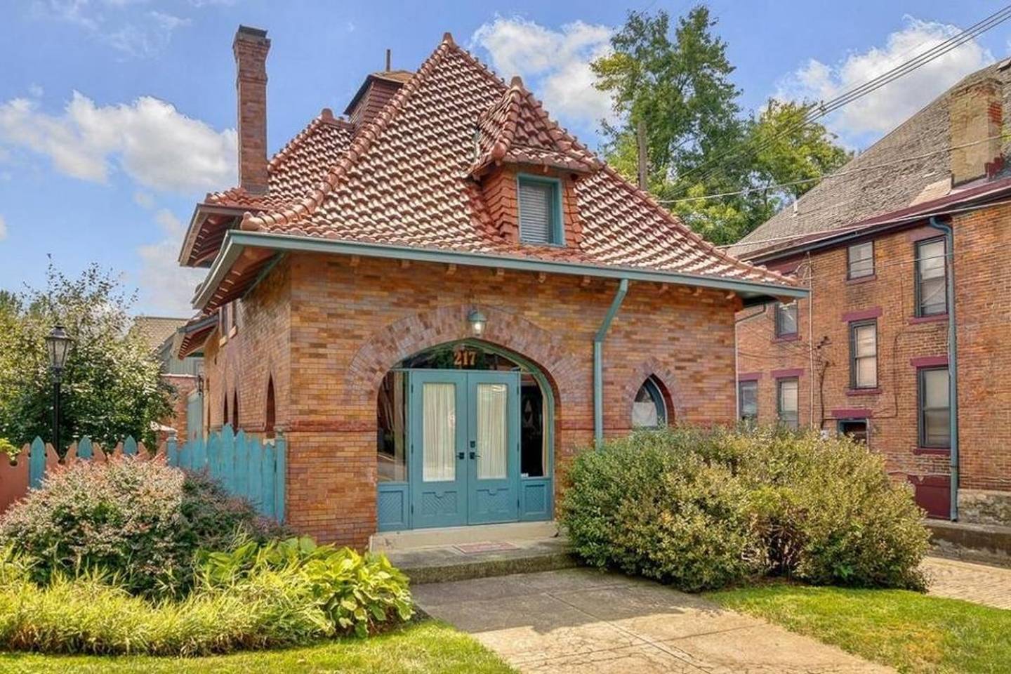 This Columbus Airbnb Carriage House Dates Back To 1895 Cincinnati Refined