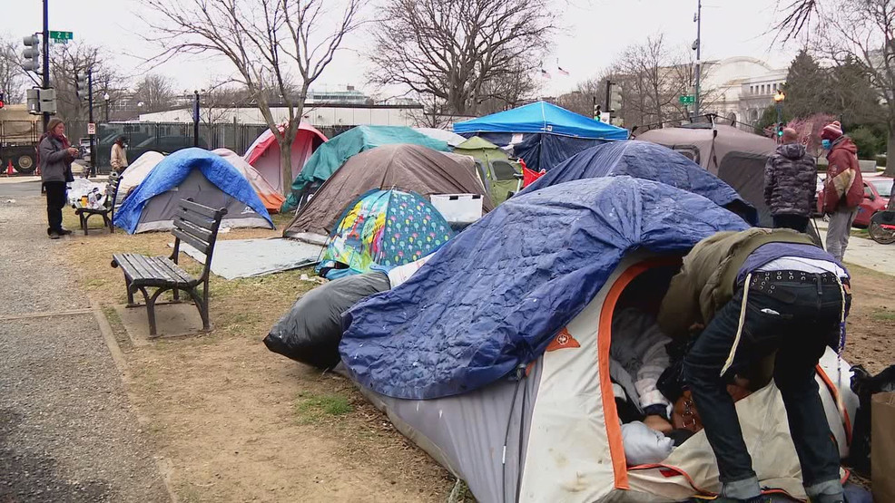 We Cannot Force People Into A Shelter Dc Copes With Homelessness During Pandemic Wjla