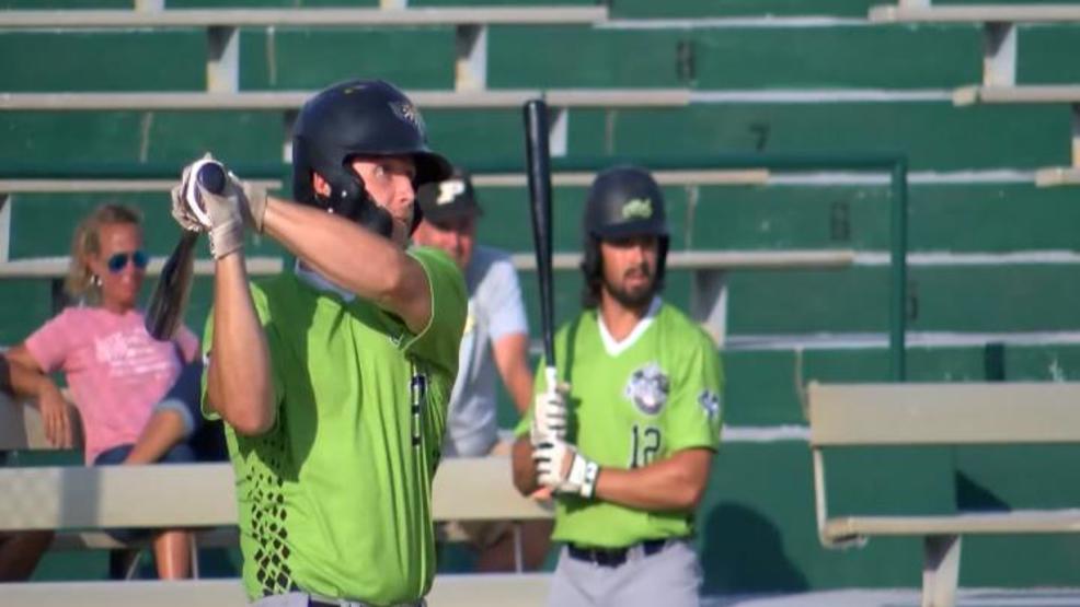 Sliders end losing skid while holding off Lafayette 14-13 Tuesday SLIDERS AVIATORS.jpg