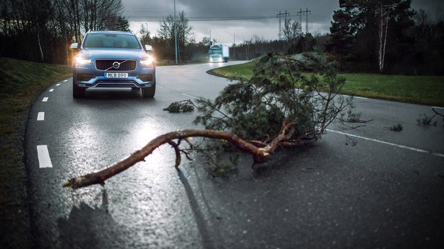 Volvo cars and trucks can now inform each other of hazards