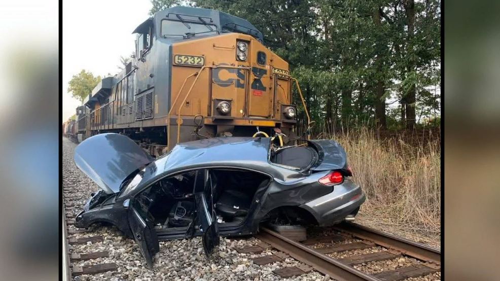 One Person Still Recovering After Car Crashes Into Csx Train Tuesday In Rosedale Wbff 2411