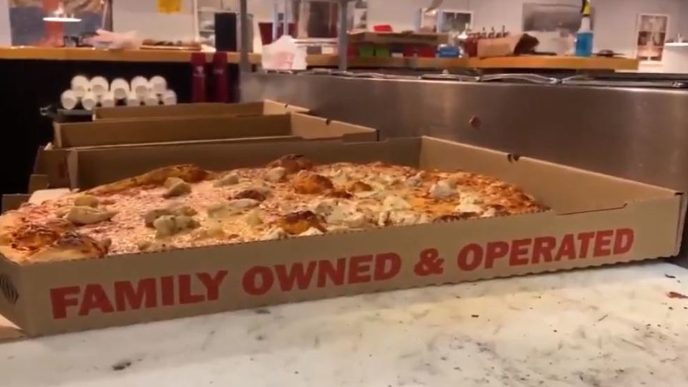 West Ashley pizza shop continues to serve up slices with smiles WCIV