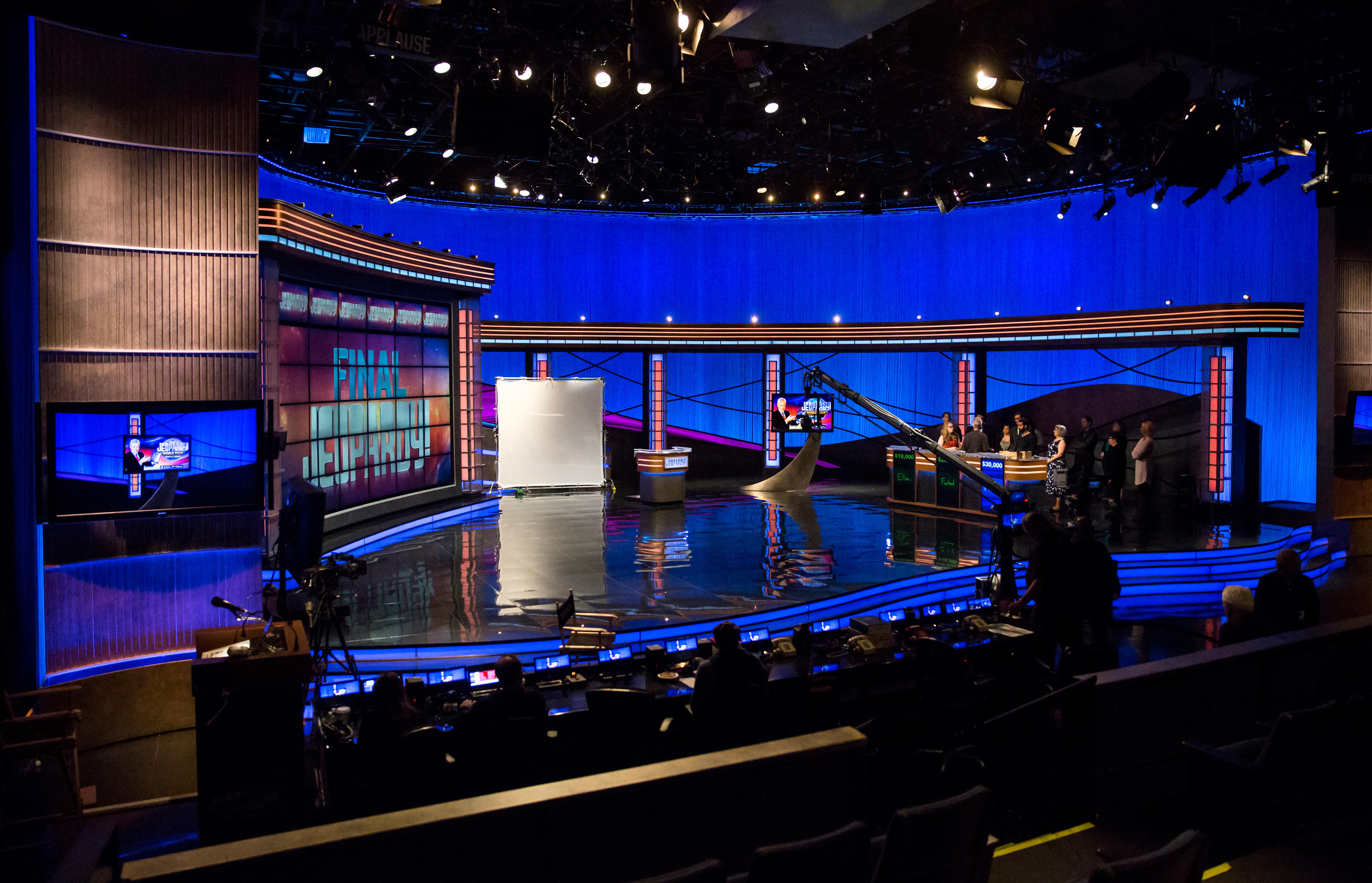 Photos Behindthescenes on the Jeopardy! set KPIC