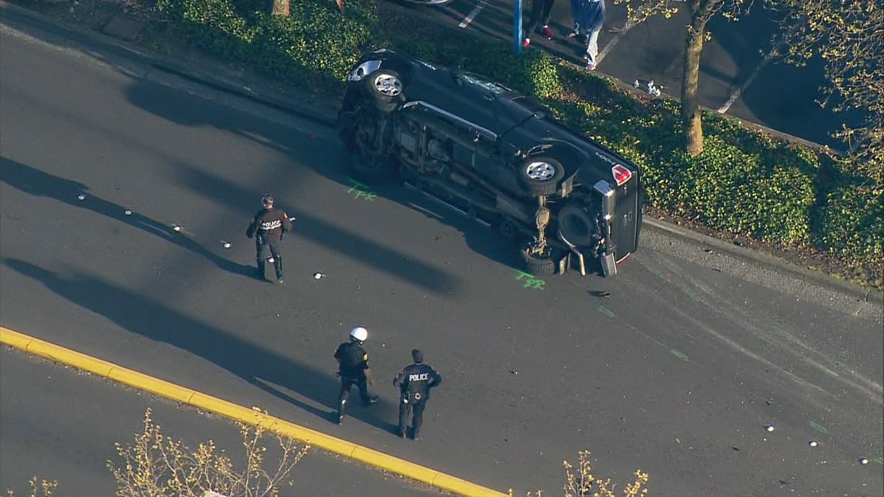 5 people injured in major crash near Alderwood Mall in Lynnwood KOMO