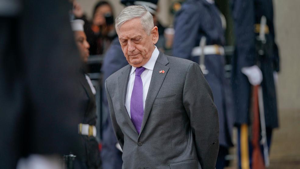 Trump Mattis AP18354806388859.jpg
