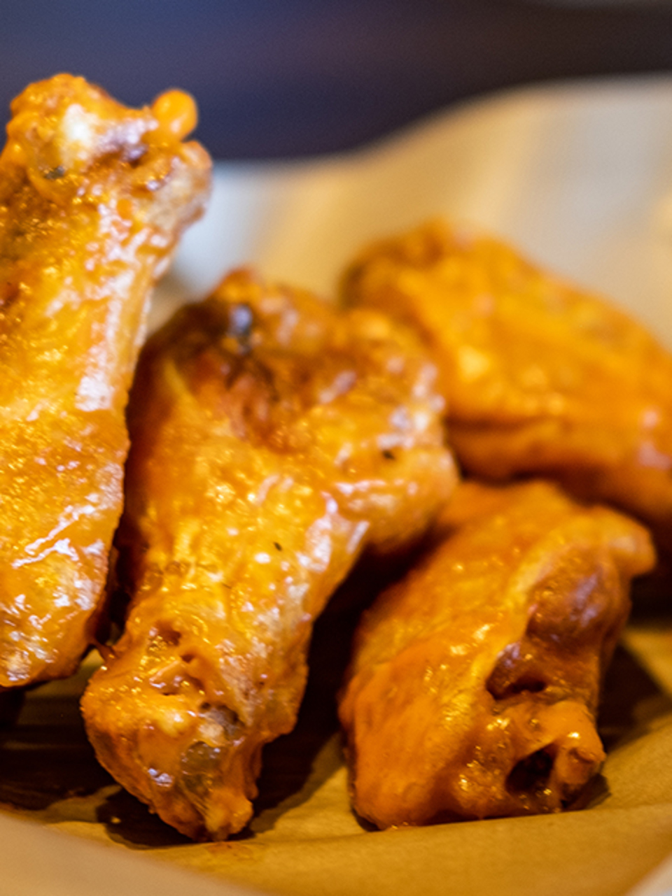 Buffalo Wild Wings To Offer Free Food If Super Bowl Goes Into